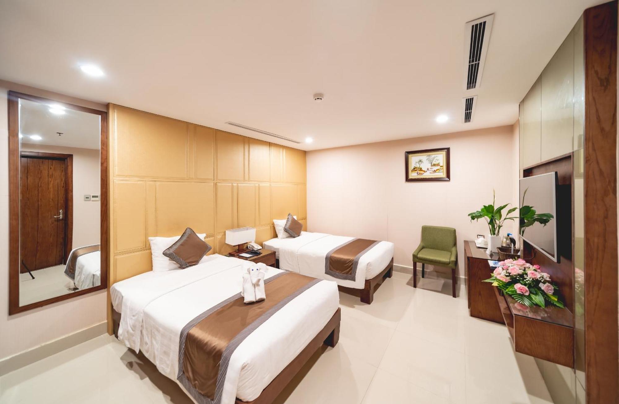 Bien Bac Hotel Mong Cai Bagian luar foto