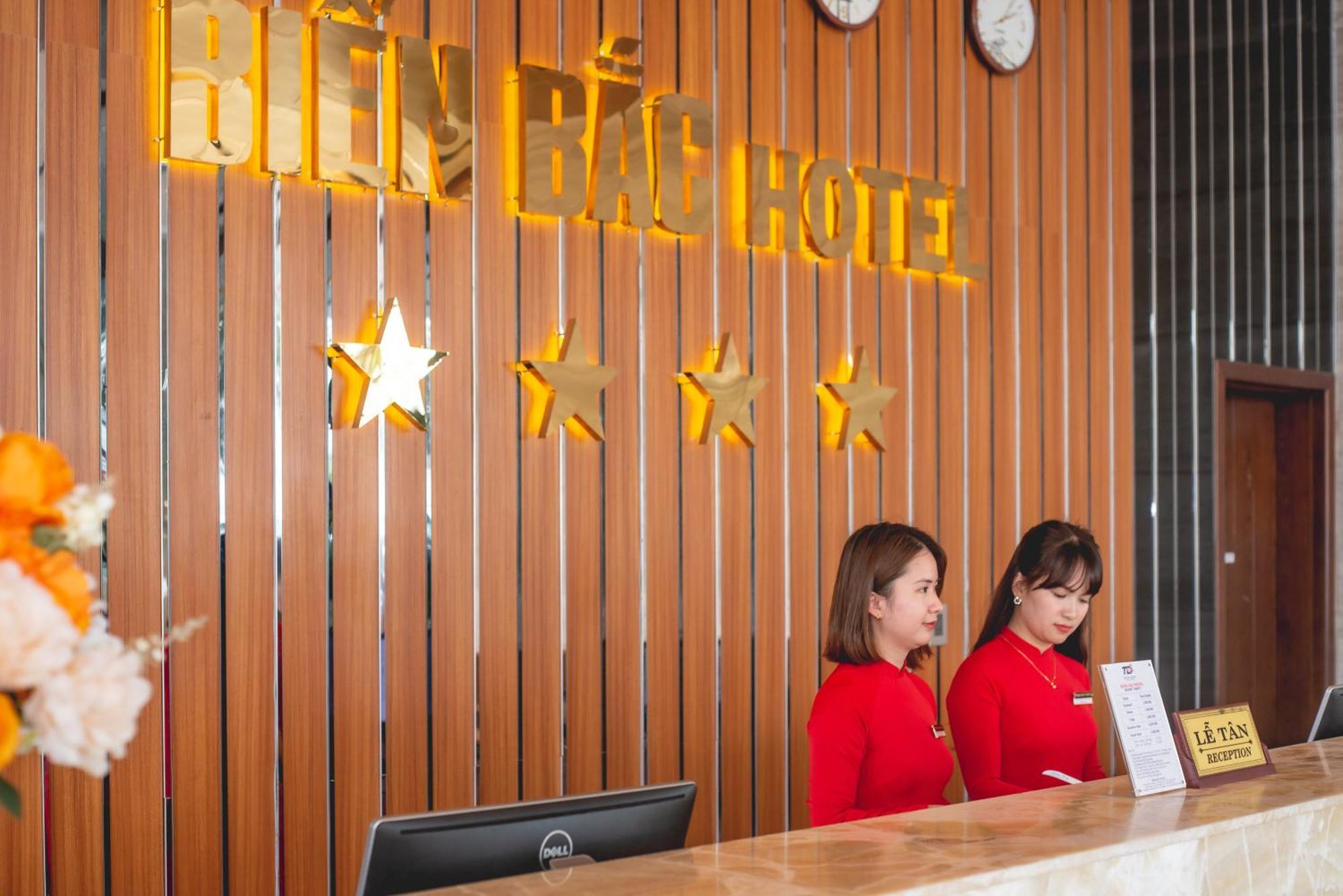 Bien Bac Hotel Mong Cai Bagian luar foto