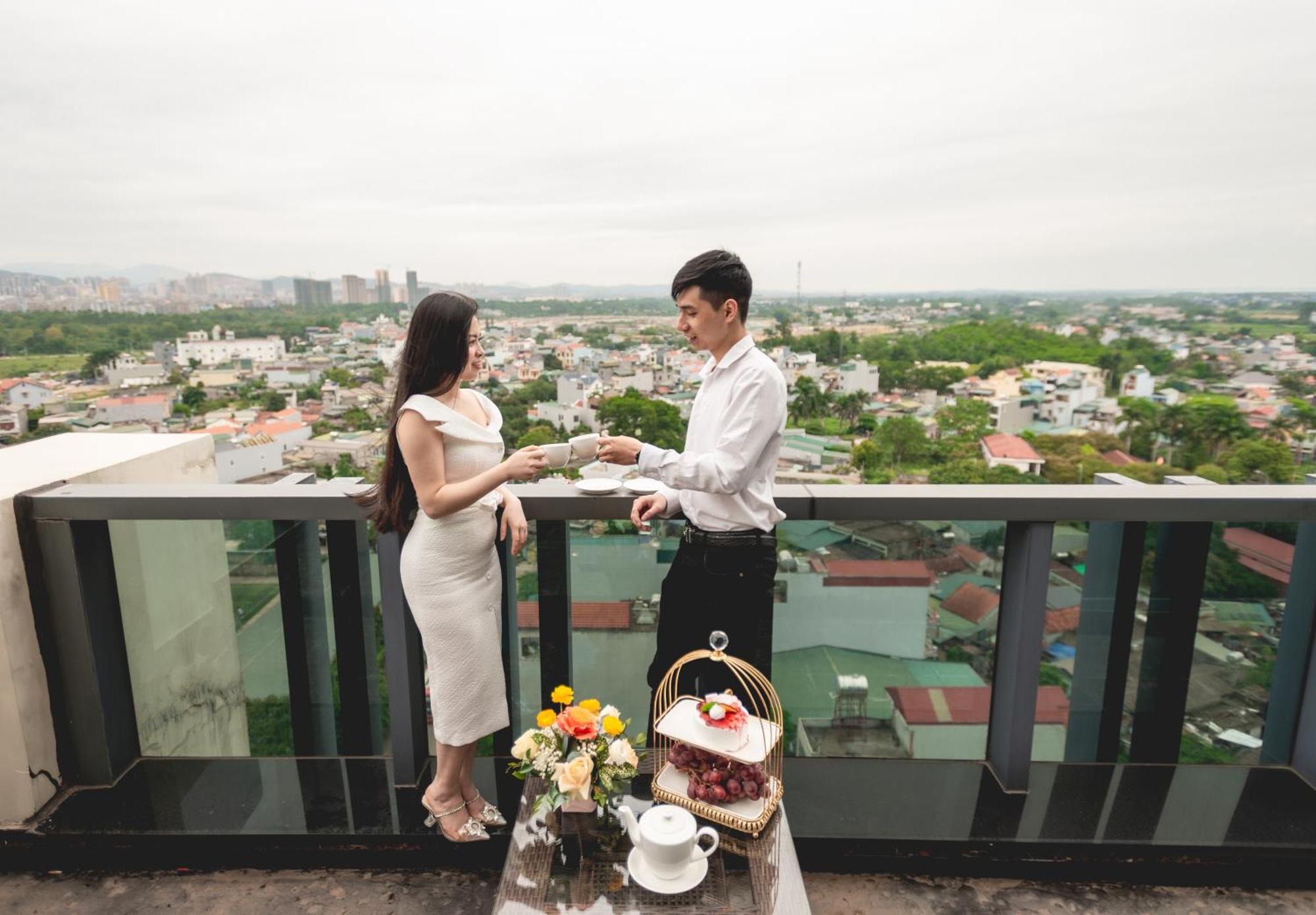 Bien Bac Hotel Mong Cai Bagian luar foto