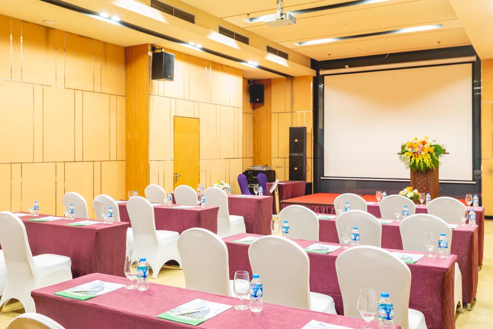 Bien Bac Hotel Mong Cai Bagian luar foto